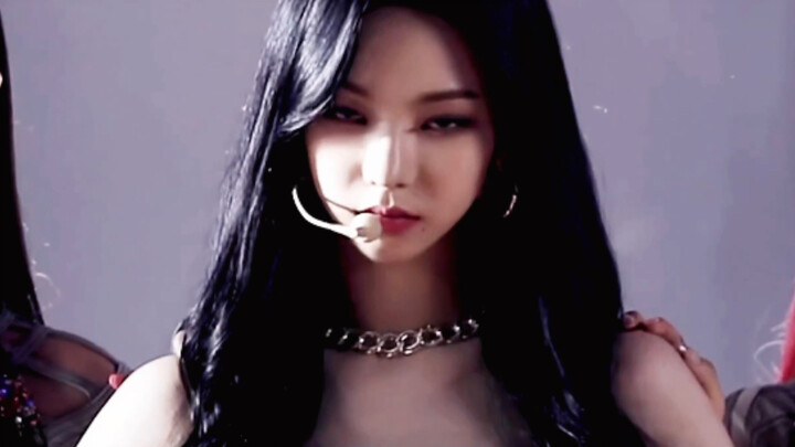 “Kamu Sudah Ditatap Tegak oleh Ular Piton.” | Campuran Sebagian Adegan Sister Wajah Dingin dengan Ga