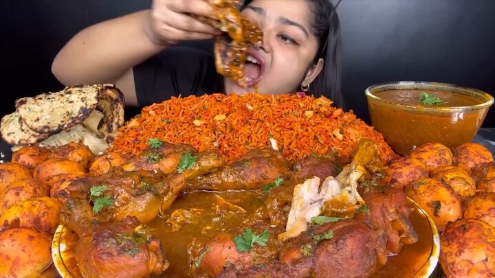 VILLAGE STYLE CHICKEN CURRY WITH CHICKEN FRIED RICE,DRY EGG CURRY WITH GARLIC NAAN | FOOD MUKBANG