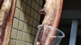 Ibu saya akan mengatakan bahwa saya berprestasi di perguruan tinggi!