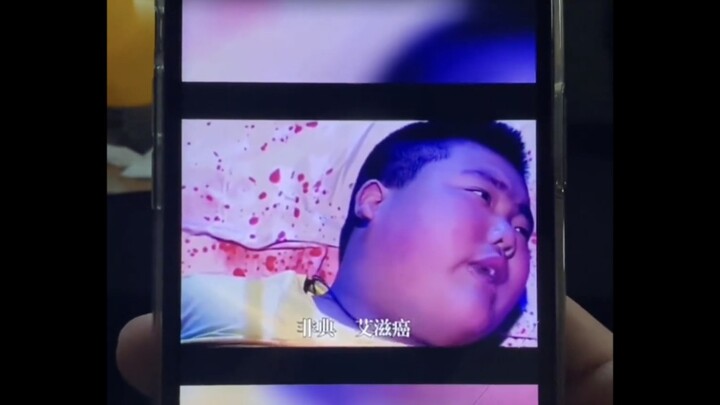 Hampir ketawa sampai nggak bisa bernapas, Kakak jangan bunuh aku