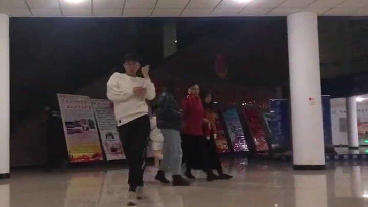 Fans returned before AOA! Come see me!