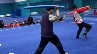أعني، إذا كان لدى أحد اللاعبين نقاط تتبع قصوى والآخر نقاط مراوغة قصوى، وكلاهما خبير، فلن أتمكن من هز