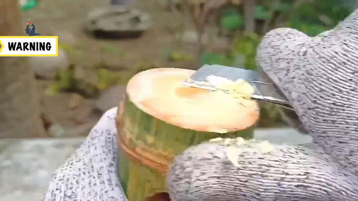 Have you ever seen such a bizarre slingshot arrow? A master craftsman perfectly combines a slingshot