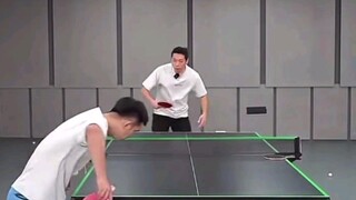 [Xu Xin] 20231024 live cut: Fan Shengpeng serves, Xu Xin demonstrates a short serve with a horizonta