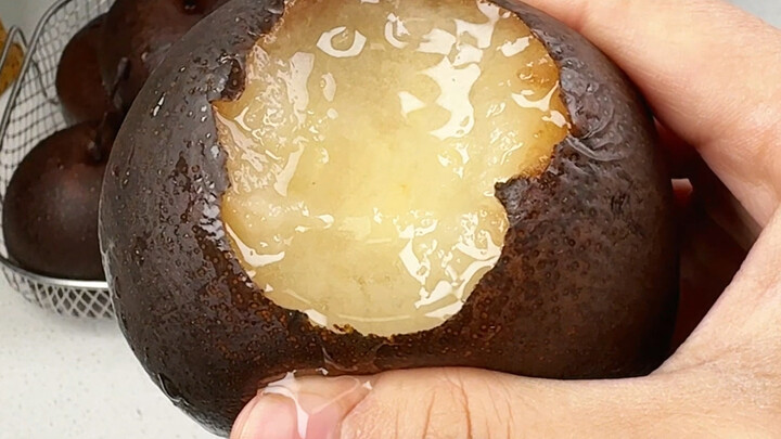 北方的朋友回避一下，我教一下南方的朋友吃冻梨！
