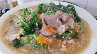 ราดหน้าหมูหมักผักรวมมิตรง่ายๆ(Noodles with Pork in Gravy Sauce )เพจชื่อ ครัว ออลแลนด์