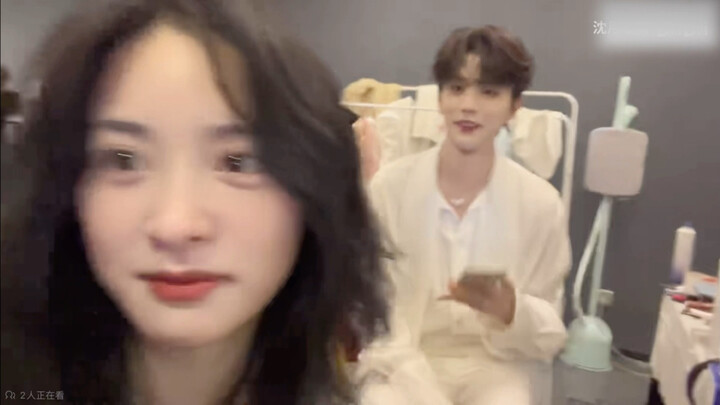 صداقة شين يوي ووانغ جينغشوان رائعة لدرجة أنه من المؤسف أن تتحول إلى حب.