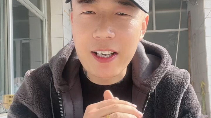 สวัสดีทุกคน ฉันคือพี่ปี้ วันนี้ฉันได้ย้ายเข้ามาอยู่ที่บิลิบิลอย่างเป็นทางการแล้วนะ! ถ้าคุณชอบคลิปตลก