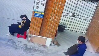 My monitor was stolen and I was scolded by my supervisor for a long time.