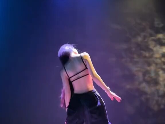 ชู่ว์ ดูดีมากเลย นี่คือการเต้นนะคะ