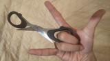 [Sports]Performing Balisong skills with scissors