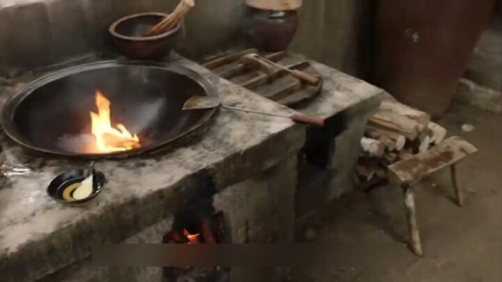 ท่านประธานเหมาปรุงอาหารด้วยตัวเองเพื่อเลี้ยงรับรองอาจารย์ผู้มีพระคุณ #เหล่ารุ่นพี่ของเราในยุคนั้น