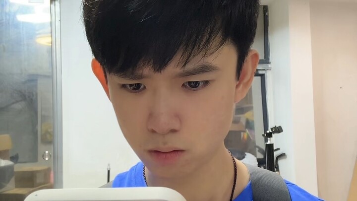 Pria yang menyukai Rei Ayanami…