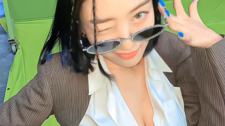 กัปตันต้องใจกว้างให้พอไง! จีฮโยไม่ยอมมองตรงนั้น ท้าดูเลย! ซีรีส์หลงรัก TWICE (ตอนที่ 5)