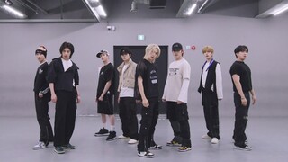 【Stray Kids】Video Latihan Menari “Kelas S”.