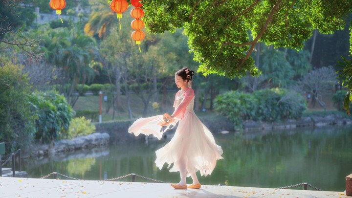 Giống như một đóa hoa ngọc lan trắng nở rộ…
