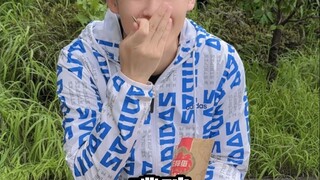 Encountering a college student whose apricot-selling business is booming