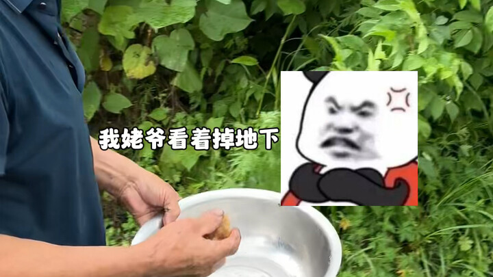 The best thing about marrying close by is that you can freely grab food and goodies from both your i