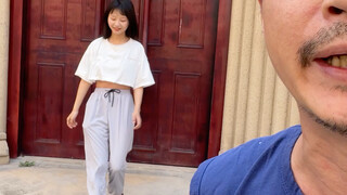 เนื้อหาเด็ด: ประตูใหญ่มากๆ ถ่ายด้วยเลนส์มุมกว้างแล้วอยู่ห่างหน่อยจะสวยเลย