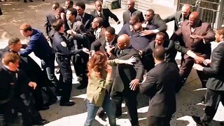 洛杉矶硬核警探办案，黑人传教士妄图挑起警局和教会争端，以便撤掉局长甚至市长 "