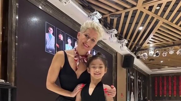 Mark Xi, you have to keep working hard to be liked by world champion Joanna.
