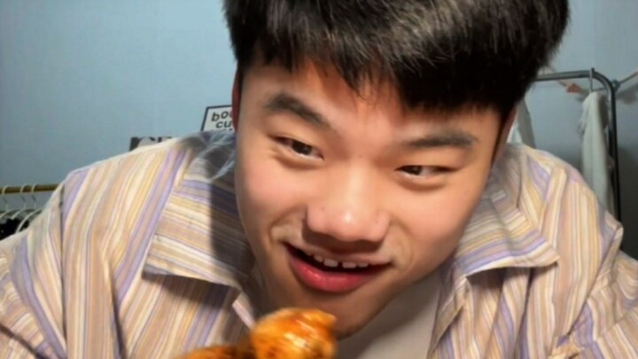 Apa aku baru saja bertemu dengan pembunuh berkepala bakso?