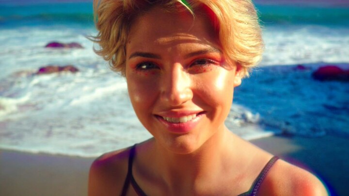 Di dunia masa depan, matahari beracun, manusia akan mati jika terkena sinarnya, tetapi tidak ada yan