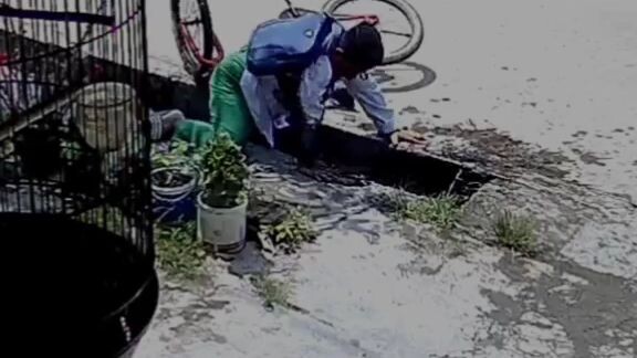 pelan pelan pak supir