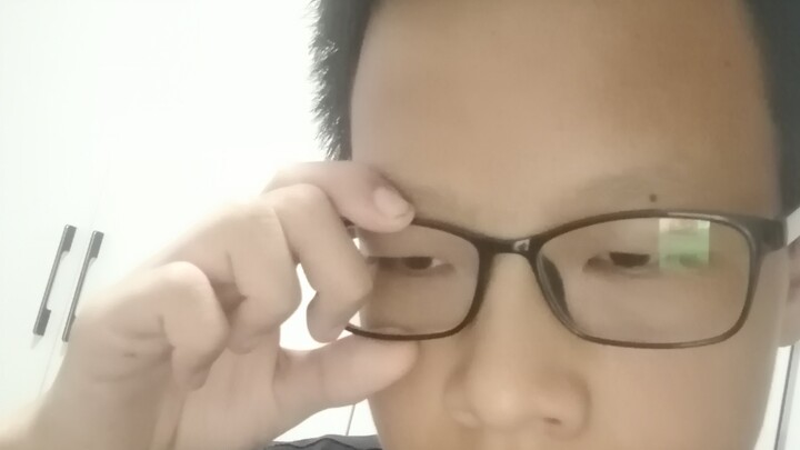 Mẹ tôi oan ức tôi, làm con trai thì đáng bị thế sao?