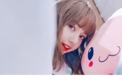 After Lisa found out cats have smelly paws, Jisoo…