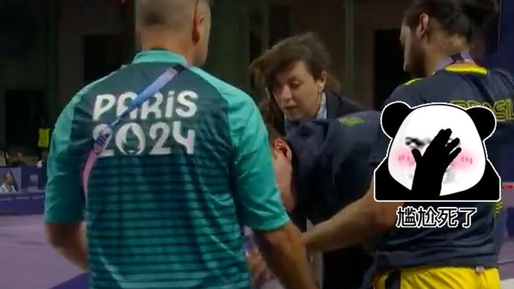 Service this good? The cringe-worthy moment at the Paris Olympics.