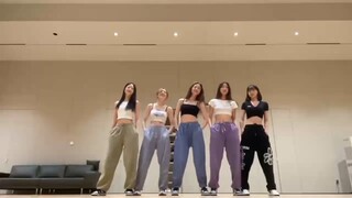 不知道在干什么的lesserafim