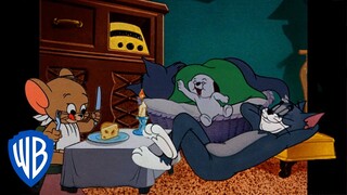 Tom & Jerry | Cozy Autumn Days 🍂 | Classic Cartoon Compilation | @wbkids​