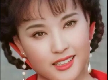 Daji 20 tuổi không ai khác chính là cô giáo Lưu Hiểu Khánh