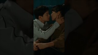 At the end the slap... 🤣 #likeflowersinsand #jangdongyoon #leejoomyung #kdrama #shorts #funny