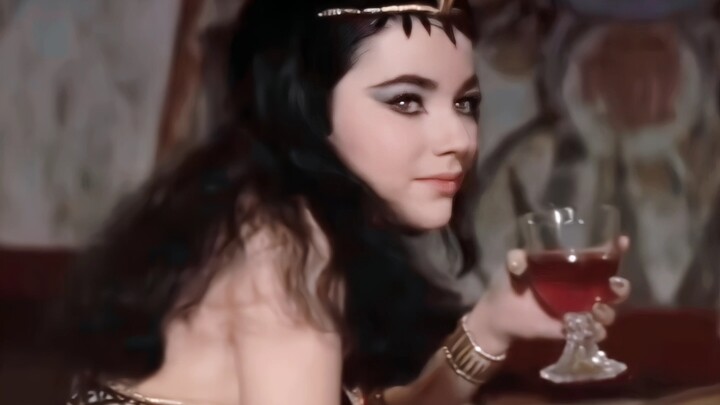 Beautiful as a night elf, a bleeding rose