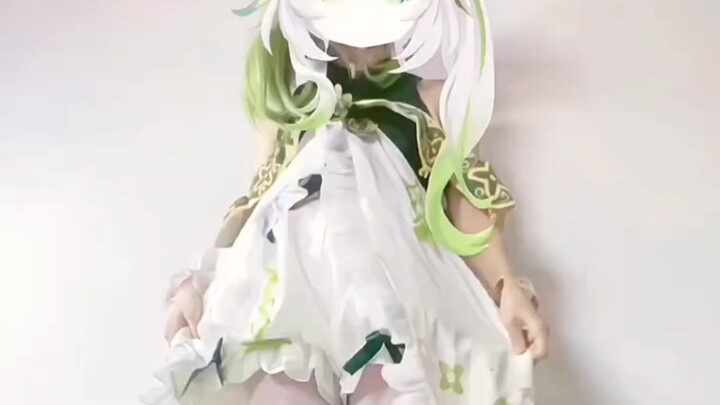 ناشيدا يتنكر في هيئة حيوان سلايم صغير