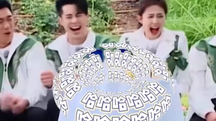 Hai người xinh đẹp như thế mà ở bên nhau còn ồn ào quá chừng!