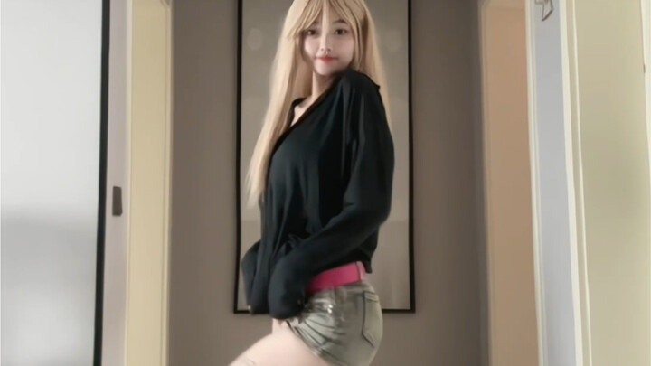 أزياء الفتيات المثيرات