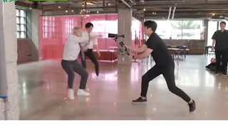 Tolong, saat fotografer muncul, aku benar-benar tertawa terbahak-bahak hahahahahaha