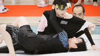 【Hạ Tuấn Lâm×Tô Tân Hạo】Có thể thấy Tiểu Hỉ đang rất cố gắng hahahahaha. Nụ cười đẹp trai quá đỗi ng