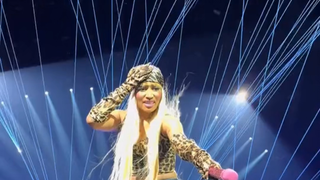 Nicki Minaj: Apakah kau ke sini untuk merusak konserku?