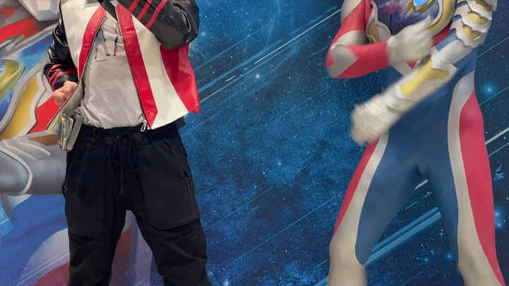 在德凯奥特曼面前变身！