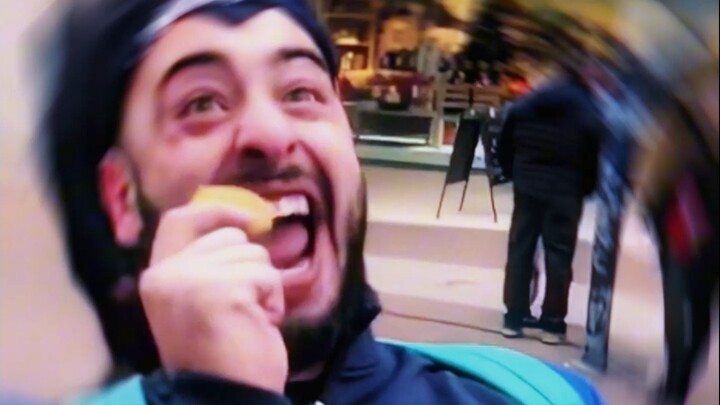 “Cốt truyện này cái nào cũng lố bịch hơn cái kia!”