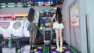 Super stealing feeling ❤ Dance machine two-person first experience