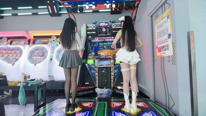 Super stealing feeling ❤ Dance machine two-person first experience