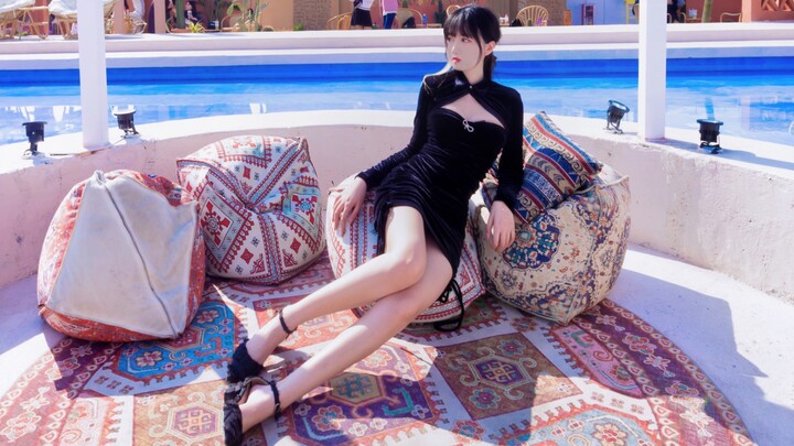 My sister is 38 years old. The secret of her two-meter-long legs is to dance square dance for ten ye