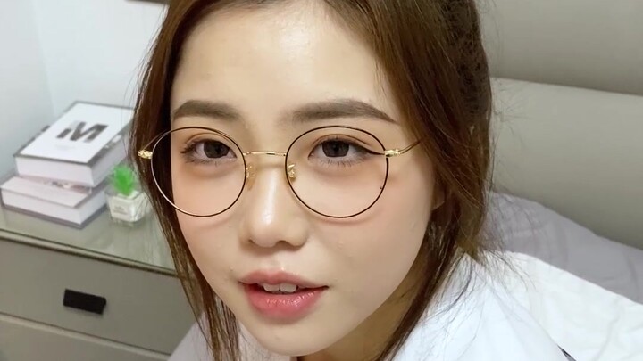 Ternyata sering kali bukan karena dia enggak mau pergi sama aku... tapi karena aku yang enggak perna