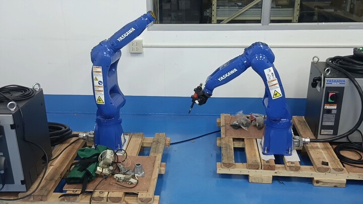 Robot Yas001
