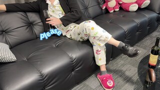 The client’s already at the door, and my post-00s boss just now remembers he’s supposed to entertain